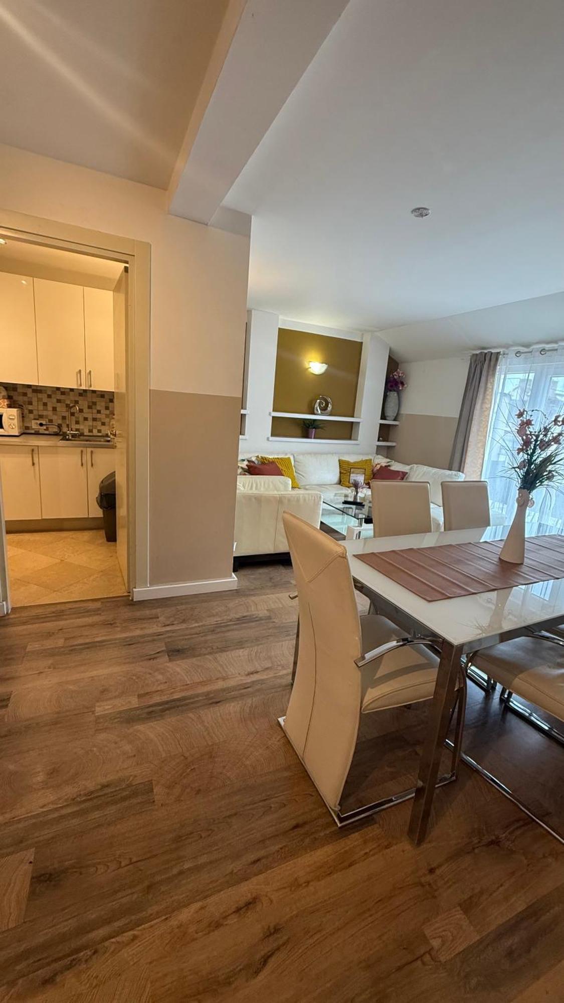 Central 3Bdr Penthouse With Terrace&Ac Apartmán